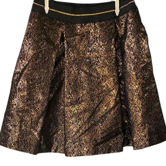 Vince Camuto Black and Gold elastic waist size 2 - Picture 2 of 6